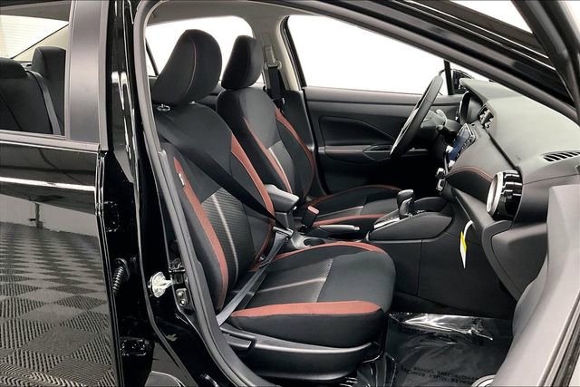 New 2025 Nissan Versa SR w/ Trunk Package image 34