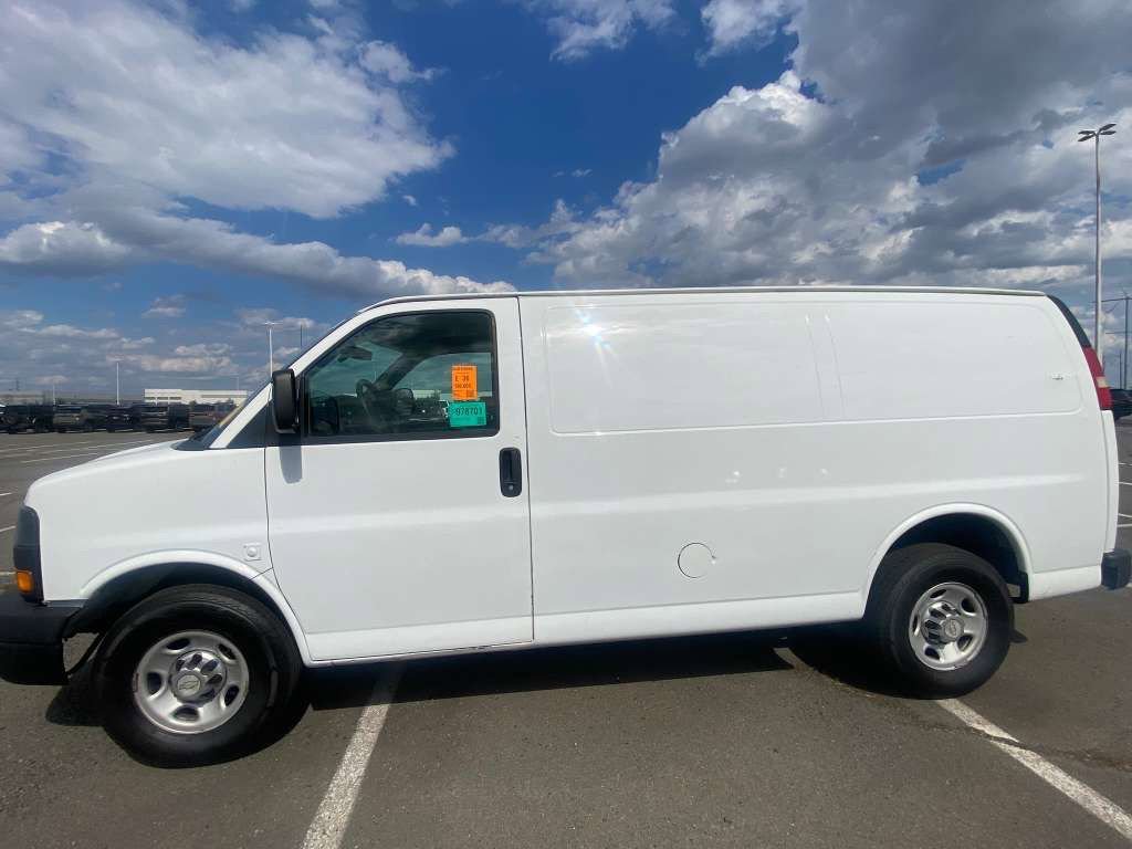 Used 2011 Chevrolet Express 2500 image 6