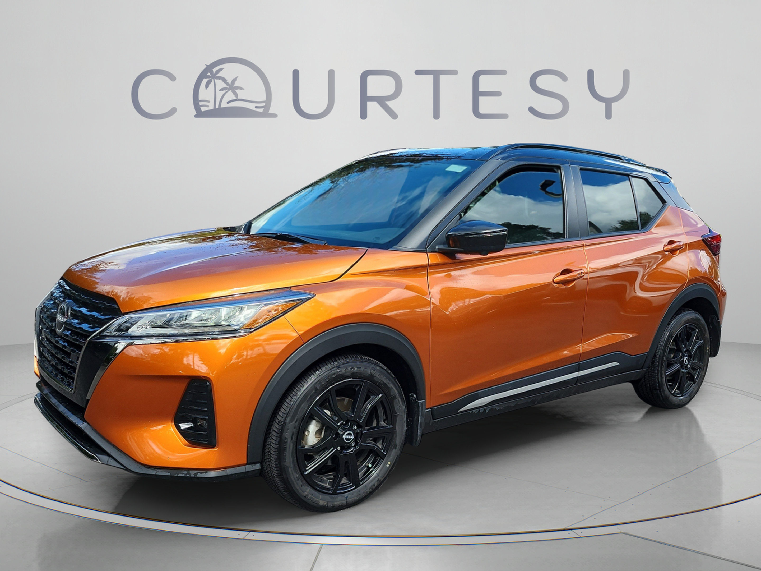 Certified 2024 Nissan Kicks SR w/ SR Premium Package FWD image 1