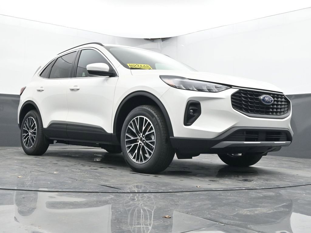 New 2026 Ford Escape SE w/ Class II Trailer Tow Package image 44