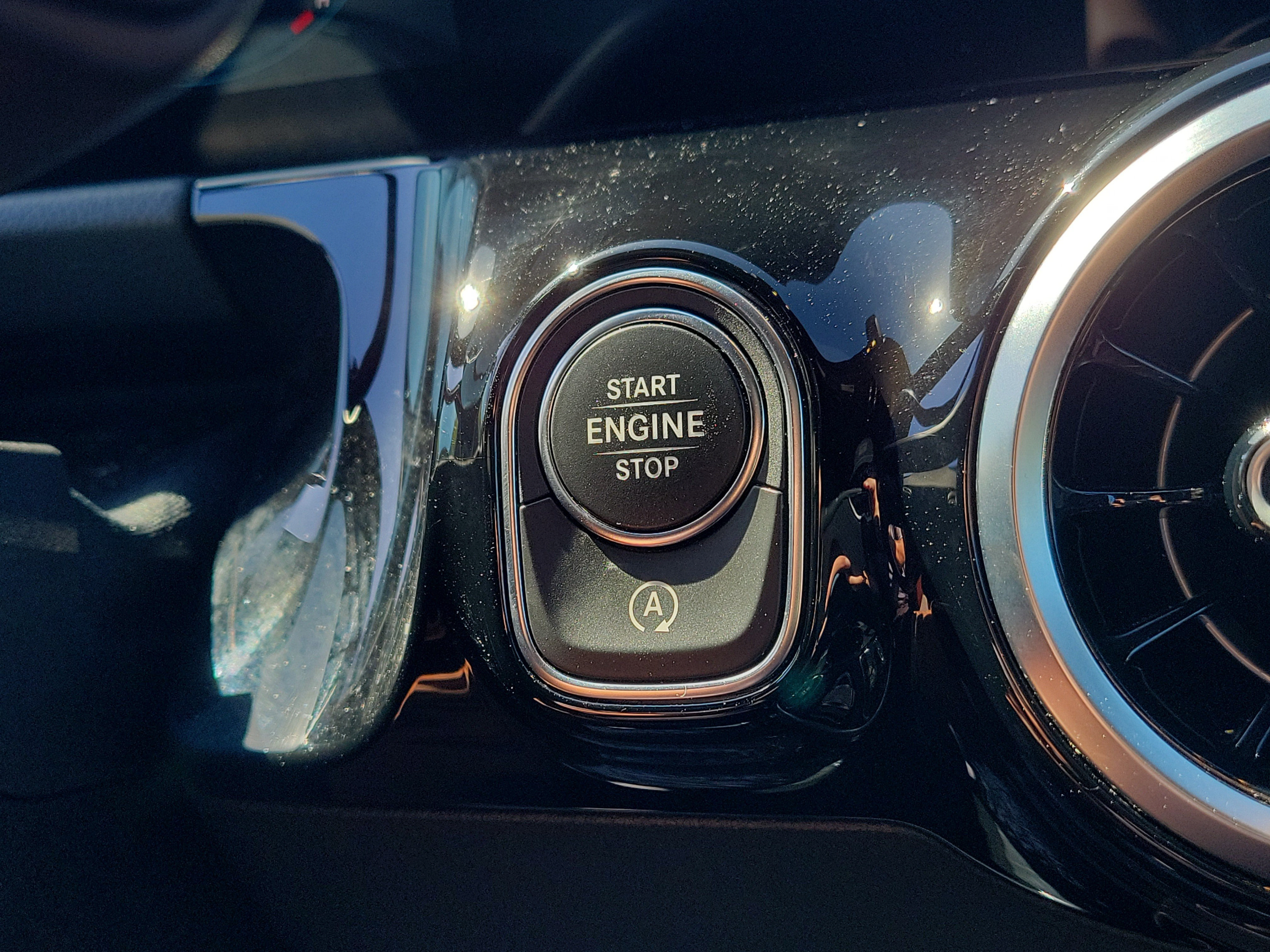 Certified 2021 Mercedes-Benz GLA 250 4MATIC image 36