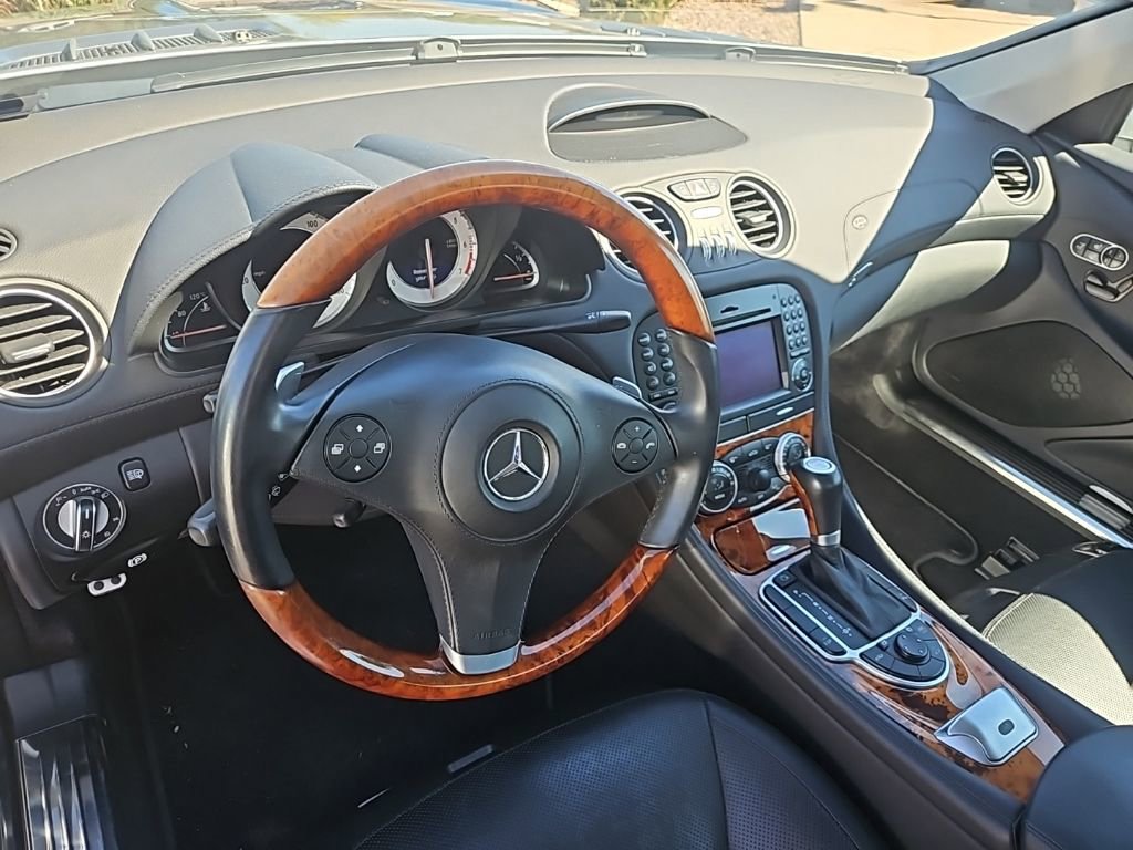 Used 2011 Mercedes-Benz SL 550 image 5