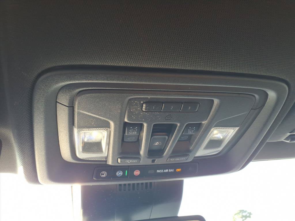 Used 2024 GMC Sierra 1500 AT4 w/ AT4 Carbonpro Edition AWD/4WD image 18