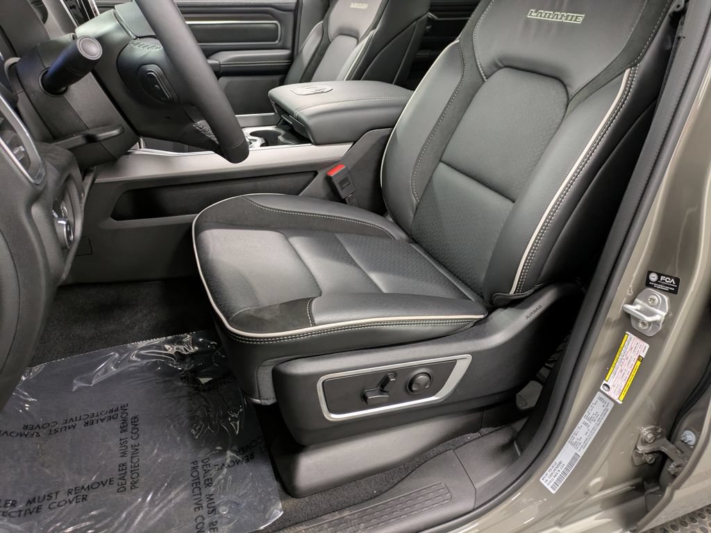 Used 2026 RAM 1500 Laramie AWD/4WD image 12