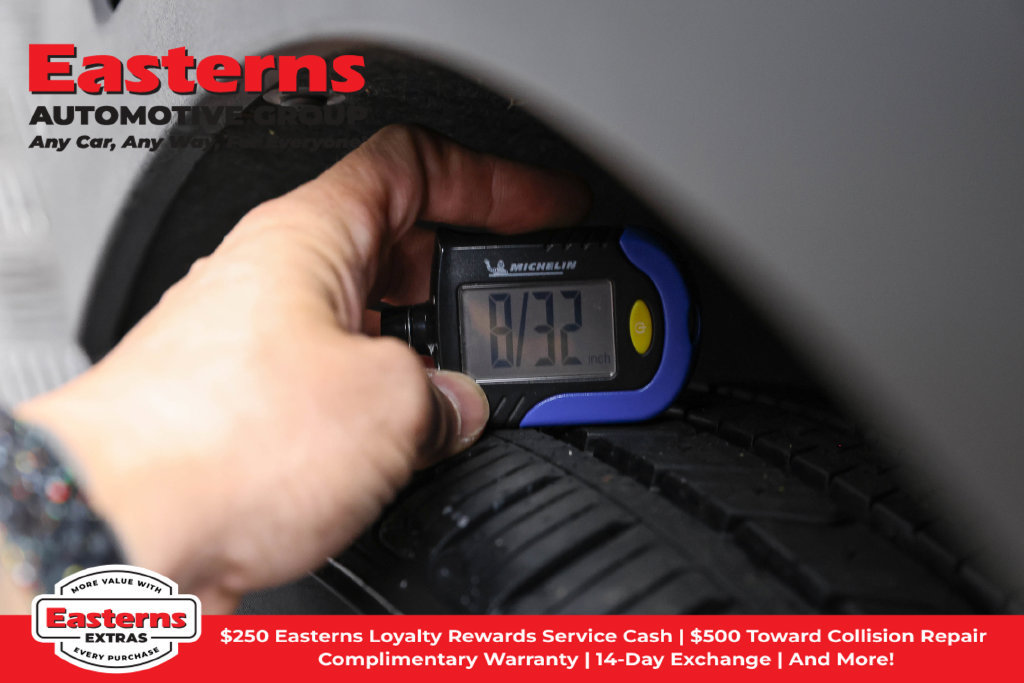 Used 2025 Chevrolet Blazer LT FWD image 30