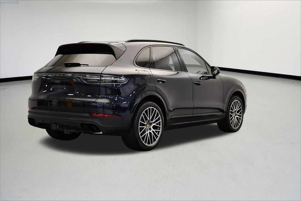 Used 2022 Porsche Cayenne Platinum Edition image 7