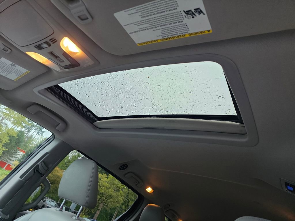 Used 2017 Toyota Sienna XLE w/ XLE Navigation Package FWD image 24