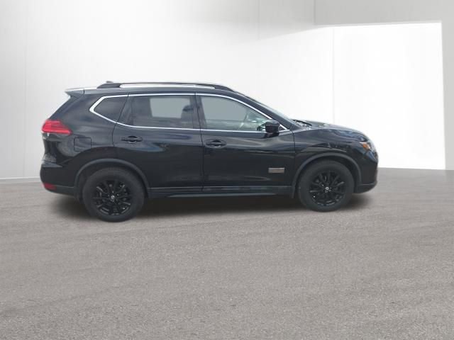 Used 2017 Nissan Rogue SV image 5