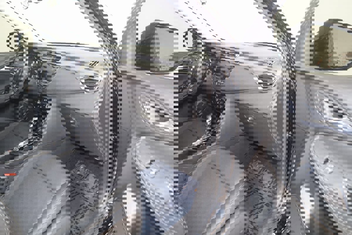 Used 2023 Buick Encore GX Preferred w/ Cold Weather Comfort Package image 39