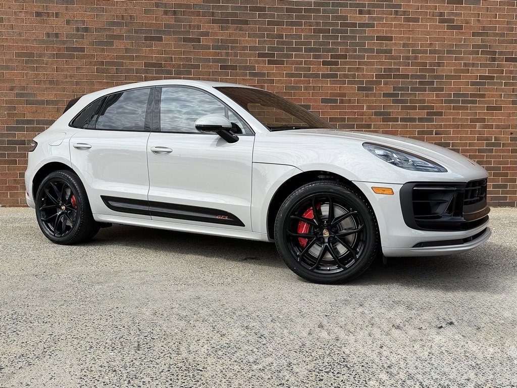 New 2026 Porsche Macan GTS image 9