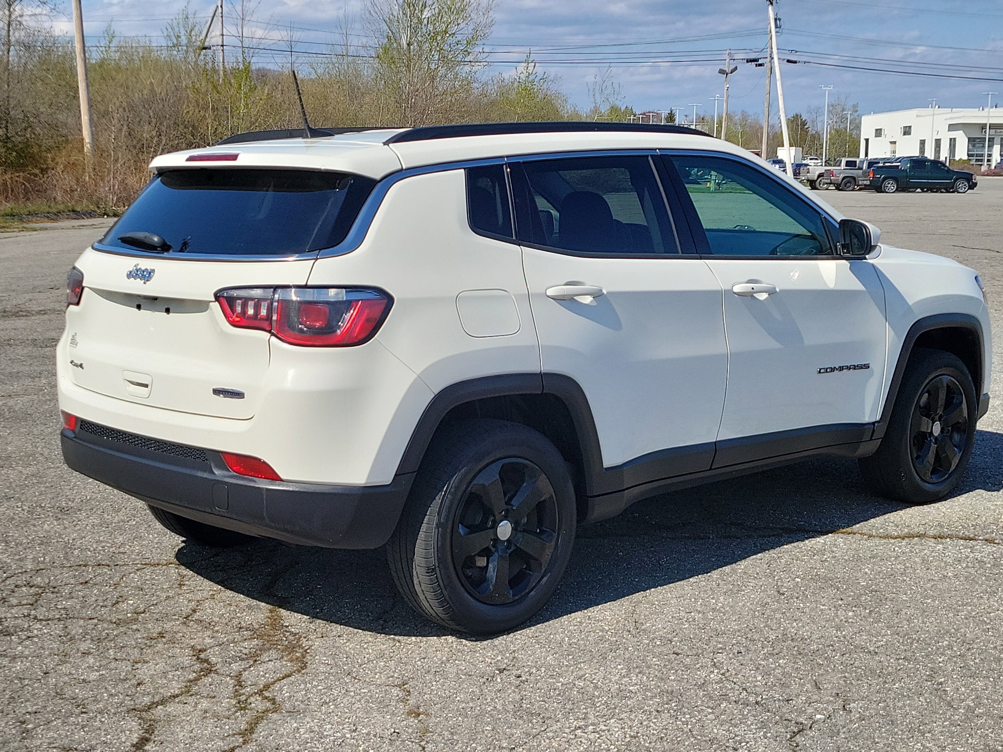 Used 2019 Jeep Compass Latitude w/ Popular Equipment Group AWD/4WD image 5