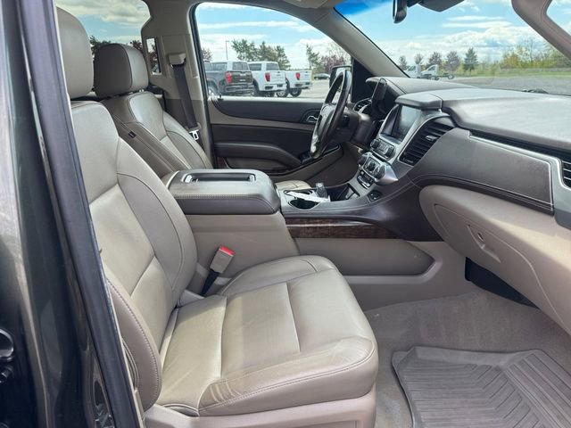 Used 2019 Chevrolet Suburban LT w/ Luxury Package AWD/4WD image 17
