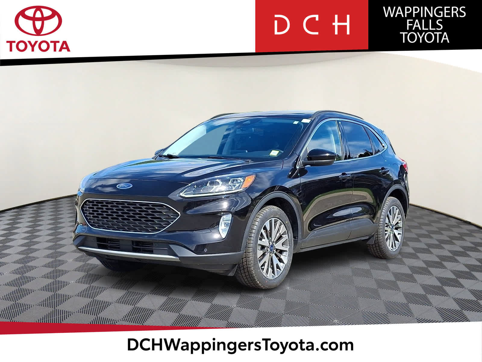Used 2022 Ford Escape Titanium w/ Class II Trailer Tow Package