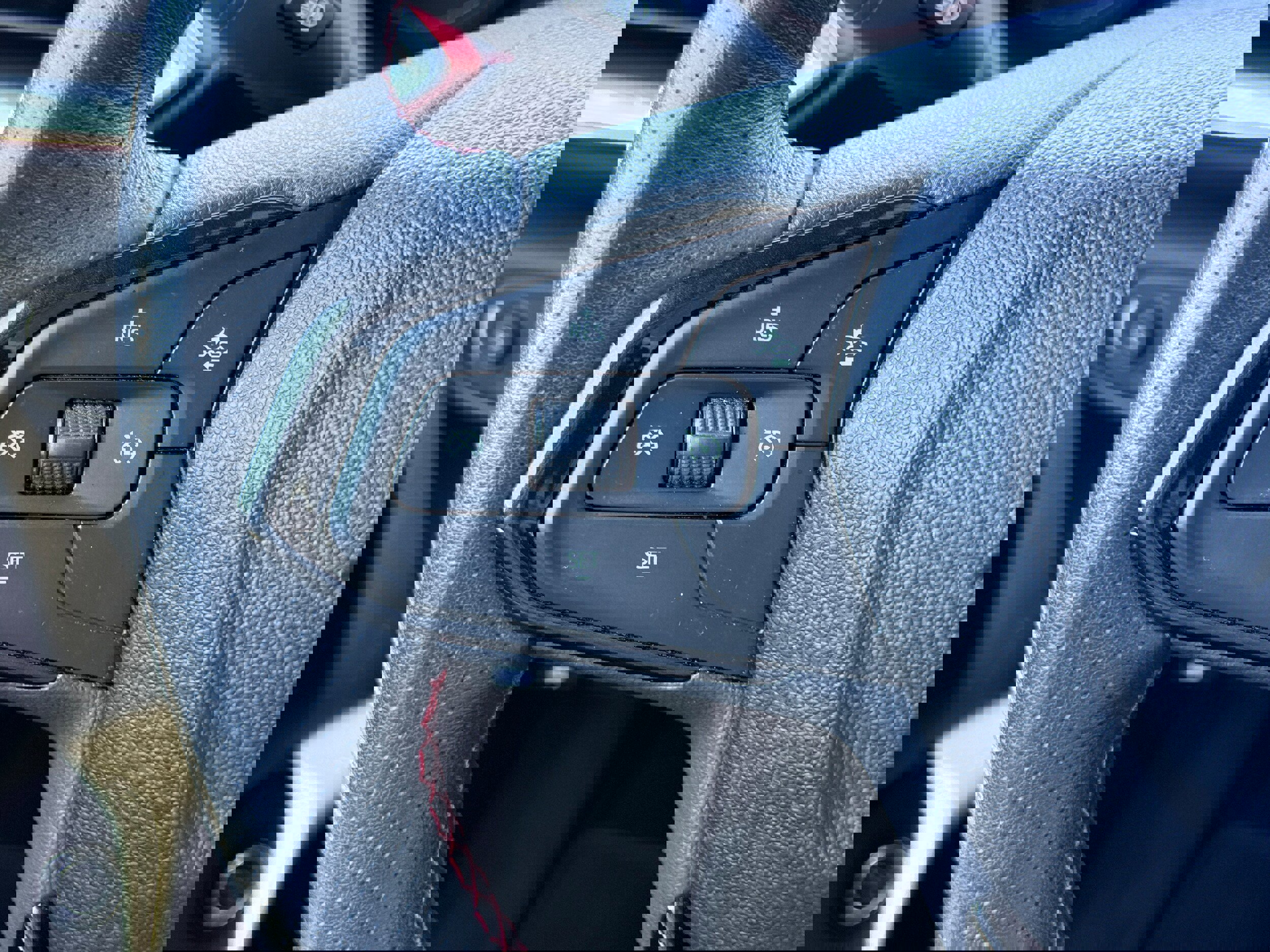 Used 2021 Chevrolet TrailBlazer RS w/ Sun and Liftgate Package AWD/4WD image 14