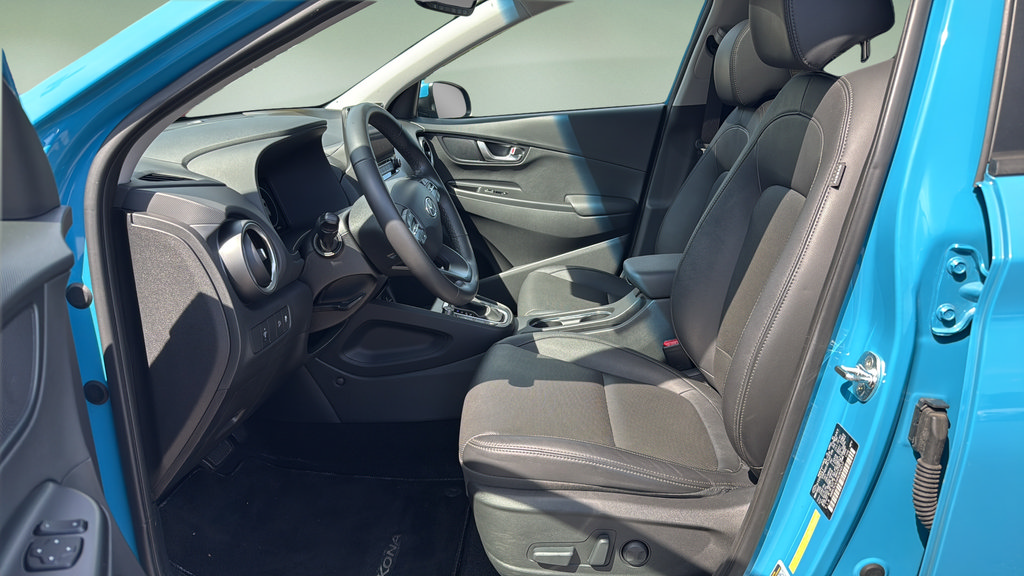 Used 2022 Hyundai Kona Limited w/ Cargo Package AWD/4WD image 11