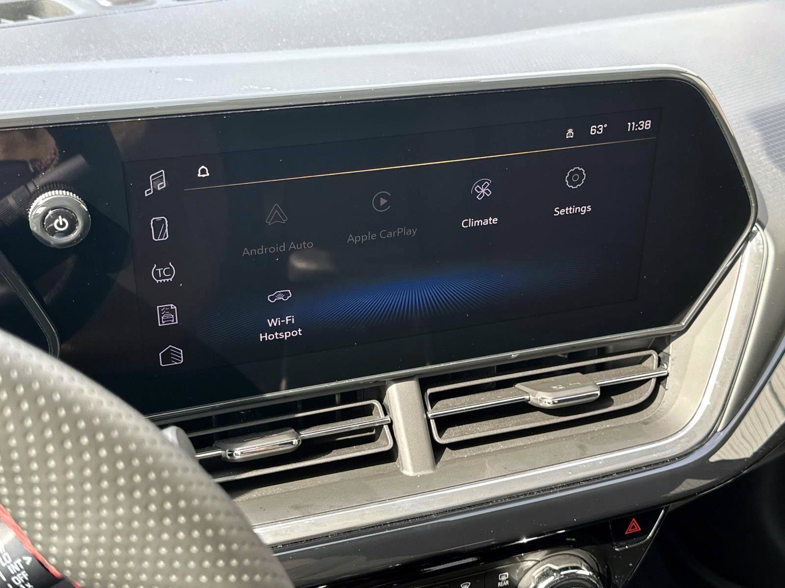 Certified 2024 Chevrolet Trax RS w/ Driver Confidence Package image 22