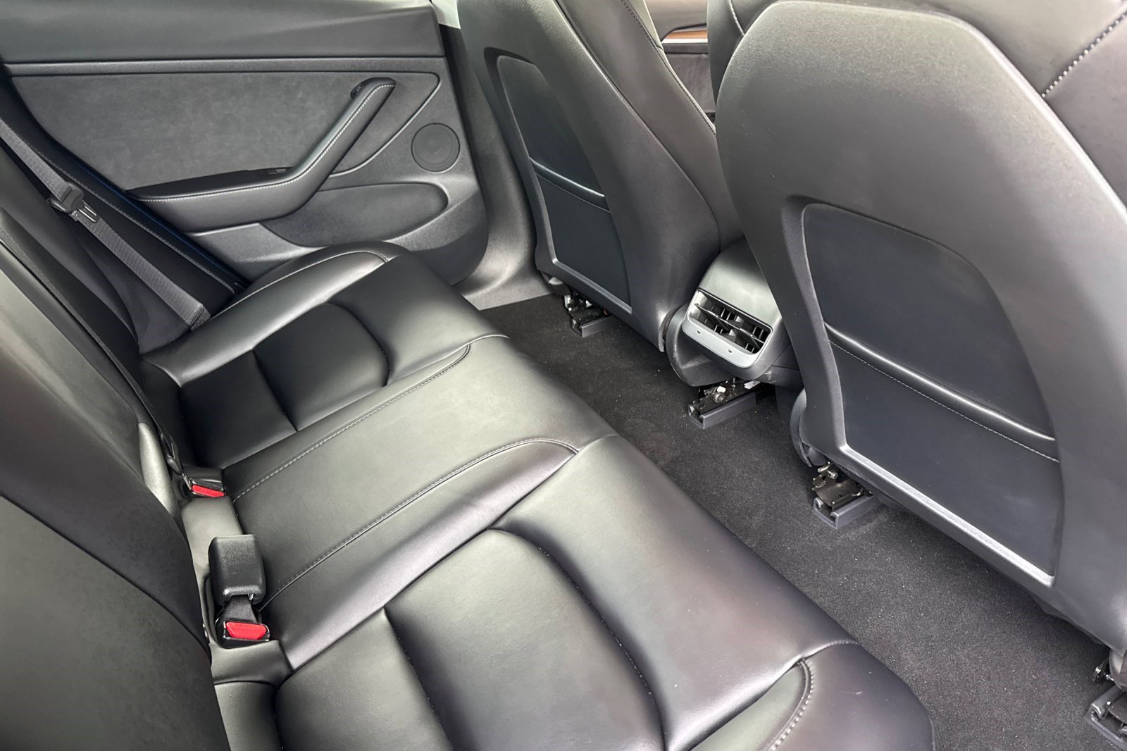 Used 2023 Tesla Model 3 Standard Range image 30