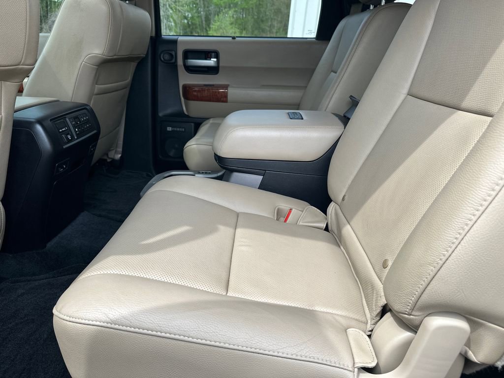 Used 2018 Toyota Sequoia Platinum image 21