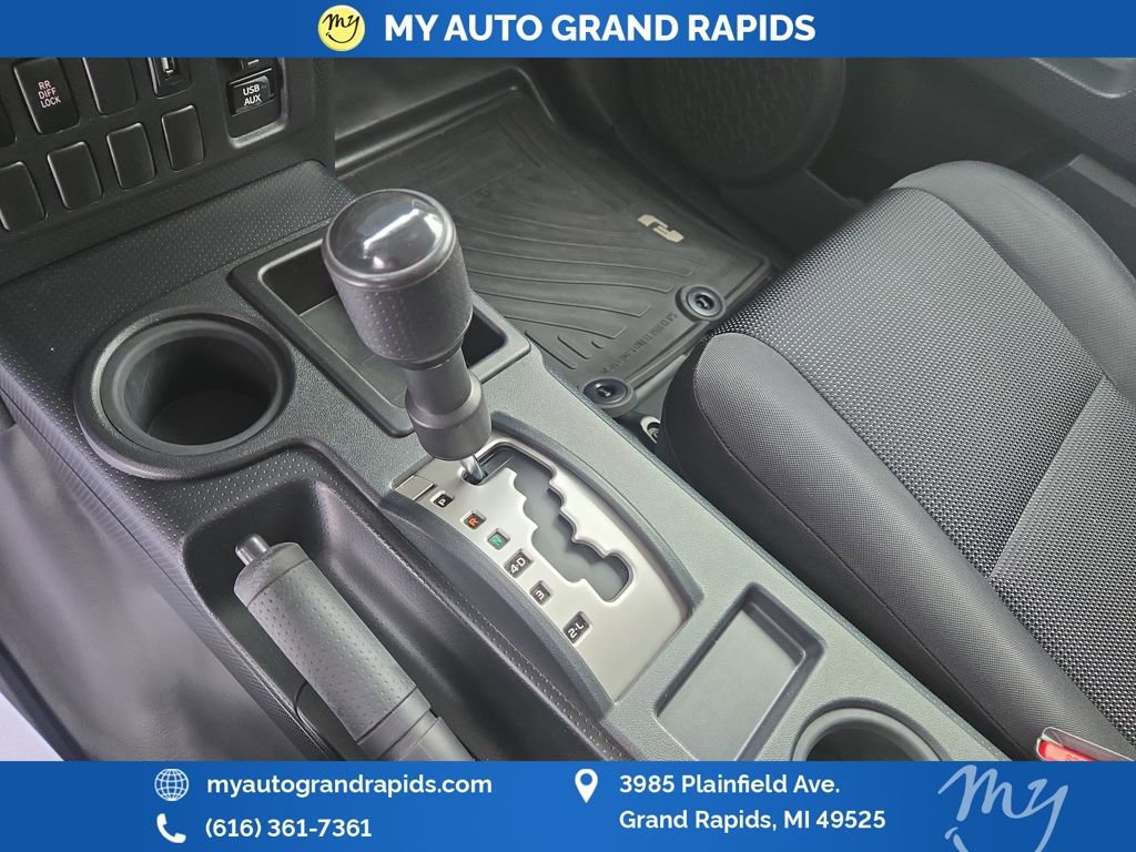 Used 2014 Toyota FJ Cruiser 2WD image 35