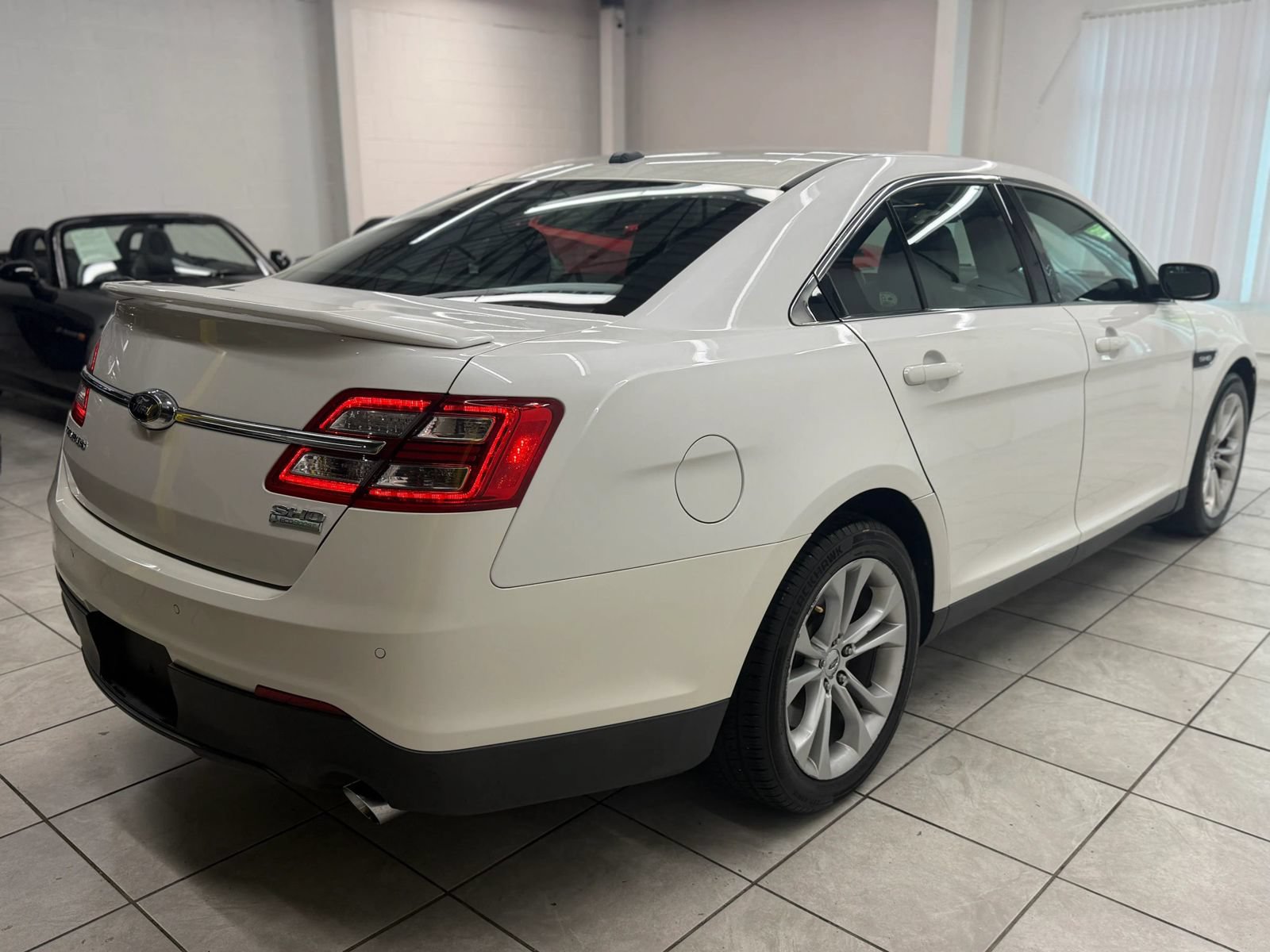 Used 2014 Ford Taurus SHO w/ Equipment Group 401A AWD/4WD image 9