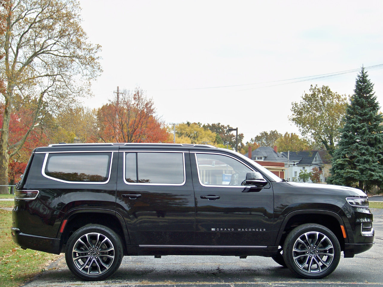 Used 2022 Jeep Grand Wagoneer Series III w/ Rear Seat Video Group 1 image 8