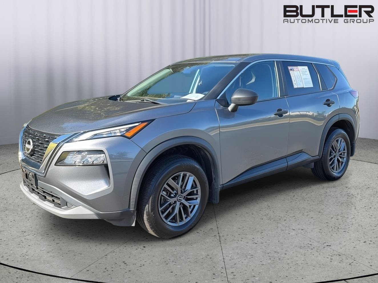 Used 2023 Nissan Rogue S AWD/4WD image 2