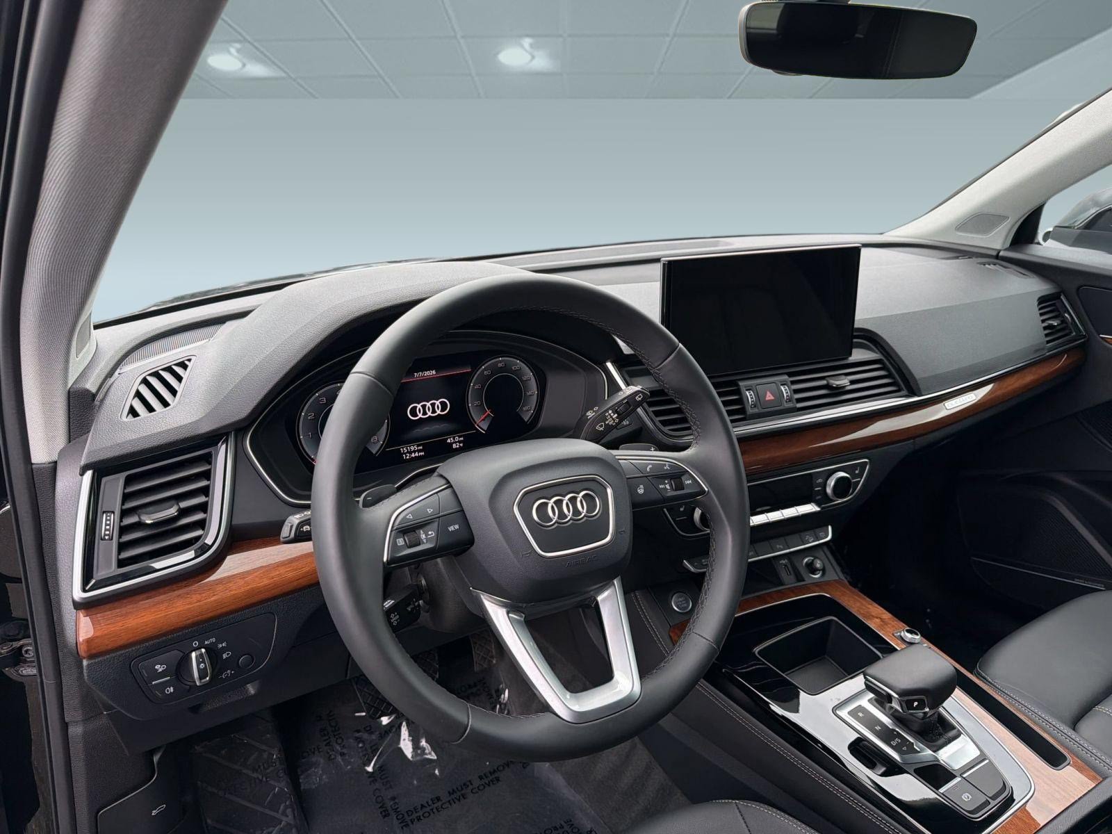 Used 2023 Audi Q5 2.0T Premium Plus w/ Premium Plus Package AWD/4WD image 4