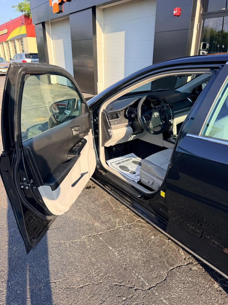 Used 2012 Toyota Camry LE FWD image 7