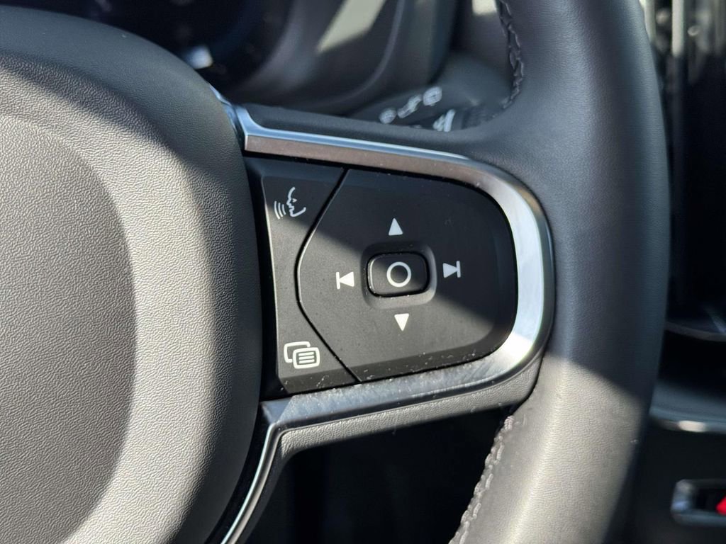 Used 2023 Volvo XC60 B5 Core w/ Climate Package image 20