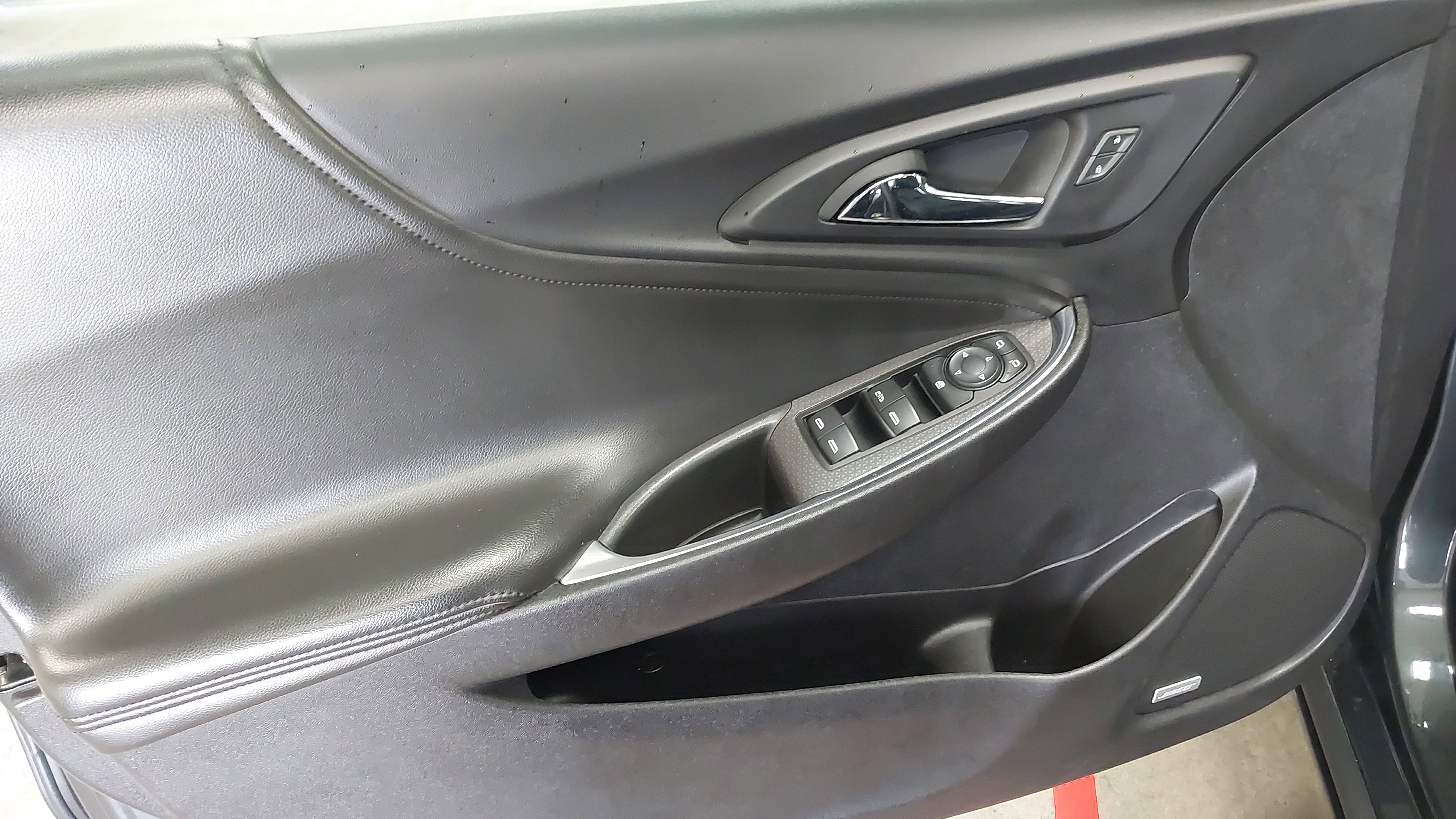 Used 2017 Chevrolet Malibu LT w/ Leather Package image 25