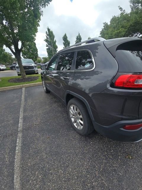 Used 2015 Jeep Cherokee Limited AWD/4WD image 4