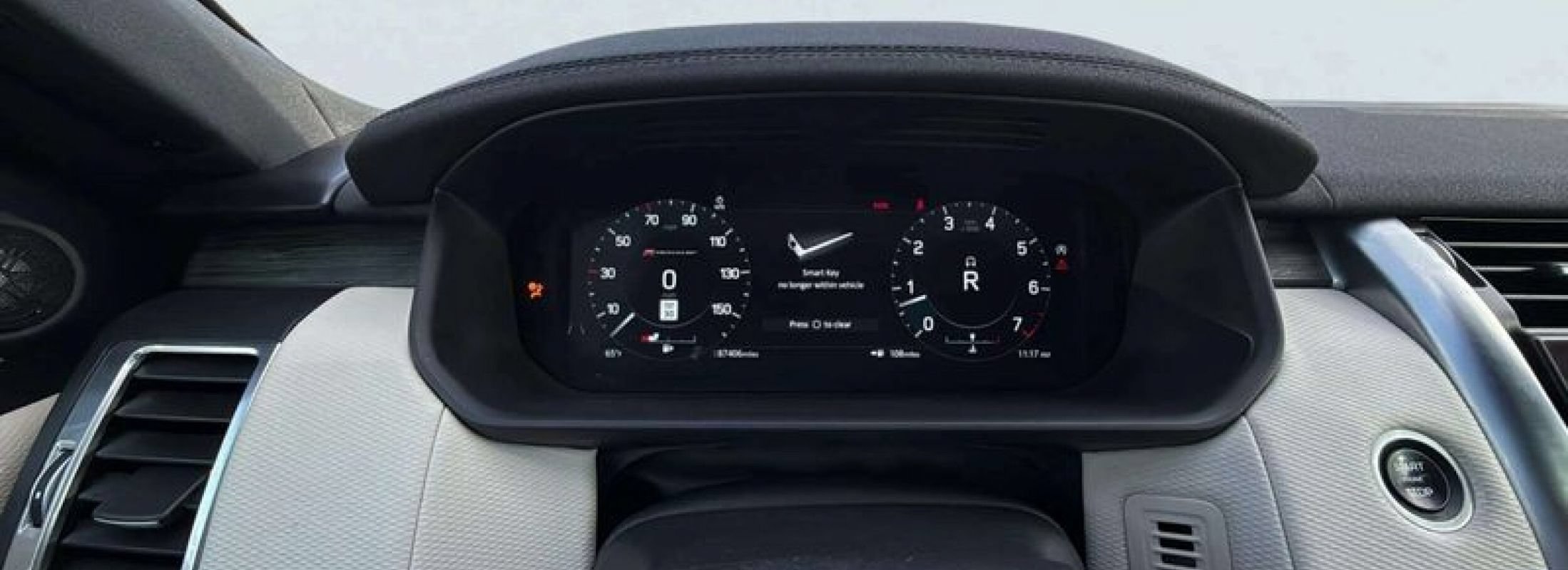 Used 2022 Land Rover Discovery HSE R-Dynamic AWD/4WD image 14
