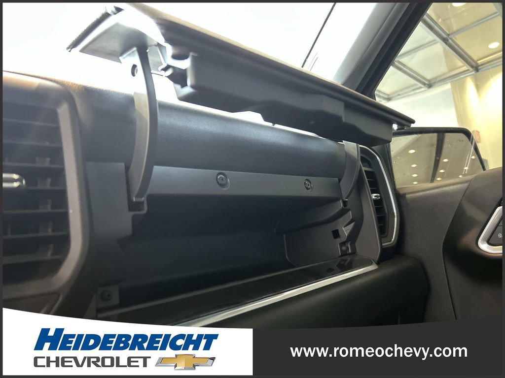 Certified 2022 Chevrolet Silverado 1500 LTZ w/ Technology Package AWD/4WD image 27