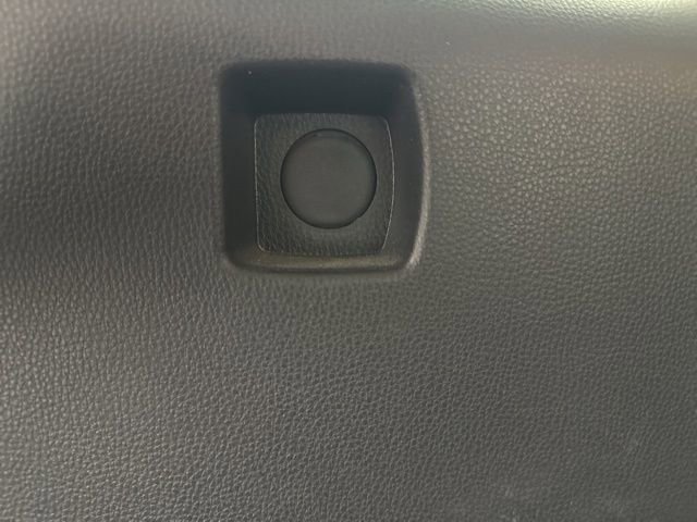 Used 2021 Toyota Highlander Limited image 33