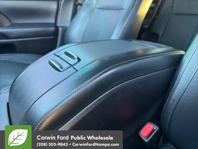 Used 2018 Toyota Highlander XLE w/ Carpet Mat Package (TMS) image 22