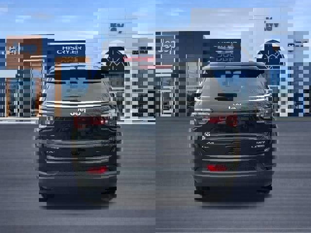 Used 2025 Jeep Compass Limited image 5