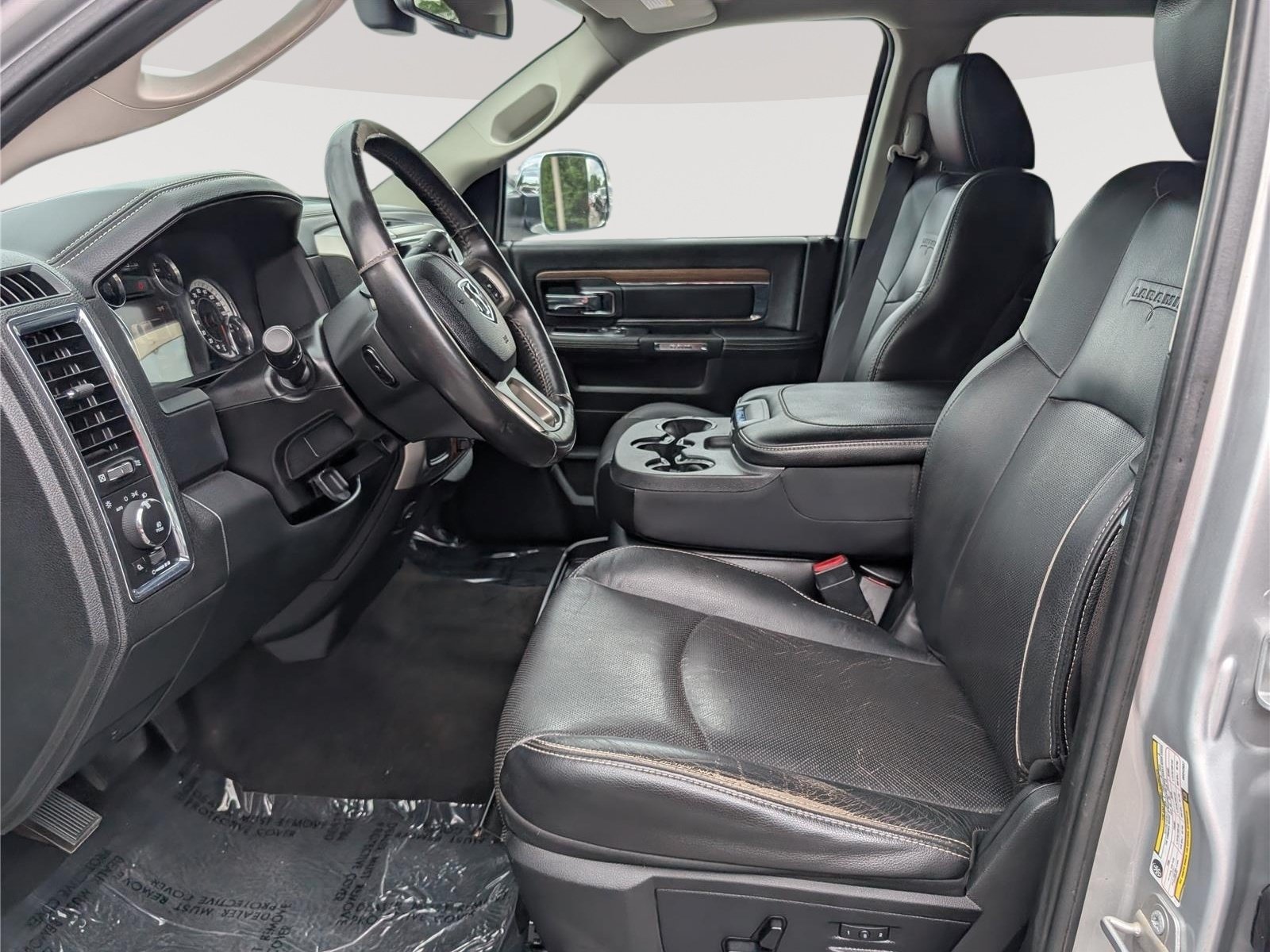 Used 2016 RAM 3500 Laramie w/ Snow Chief Group AWD/4WD image 16