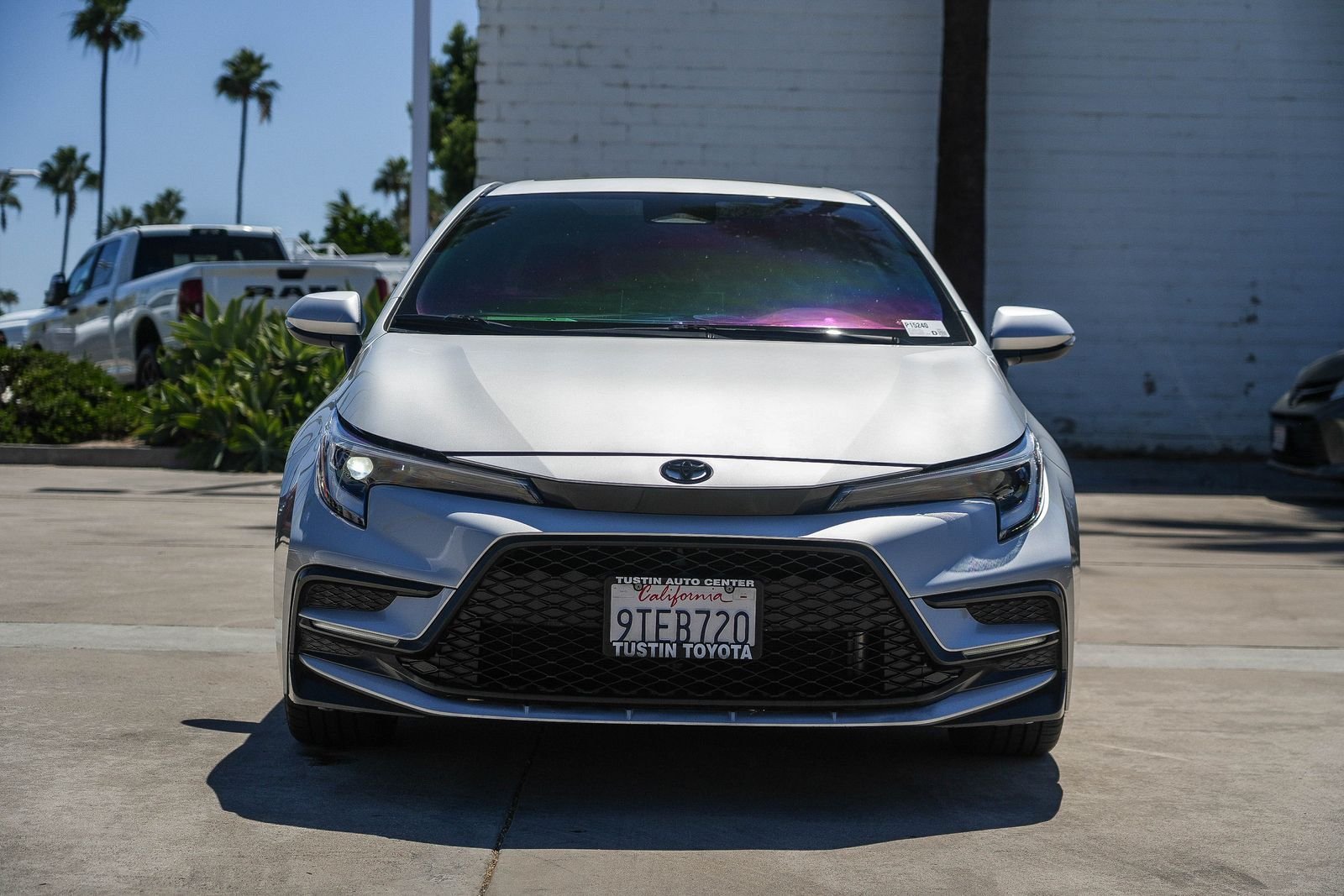 Certified 2025 Toyota Corolla SE w/ SE Premium Package FWD image 4