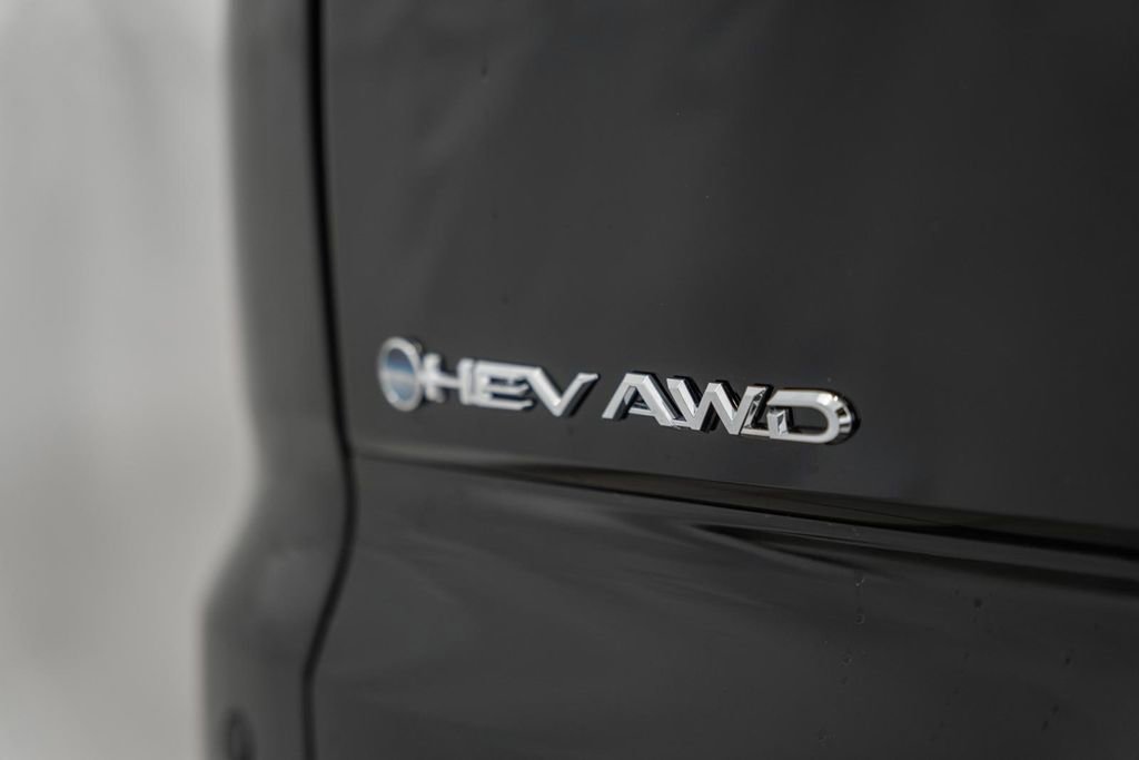 New 2025 Toyota Crown Signia image 9