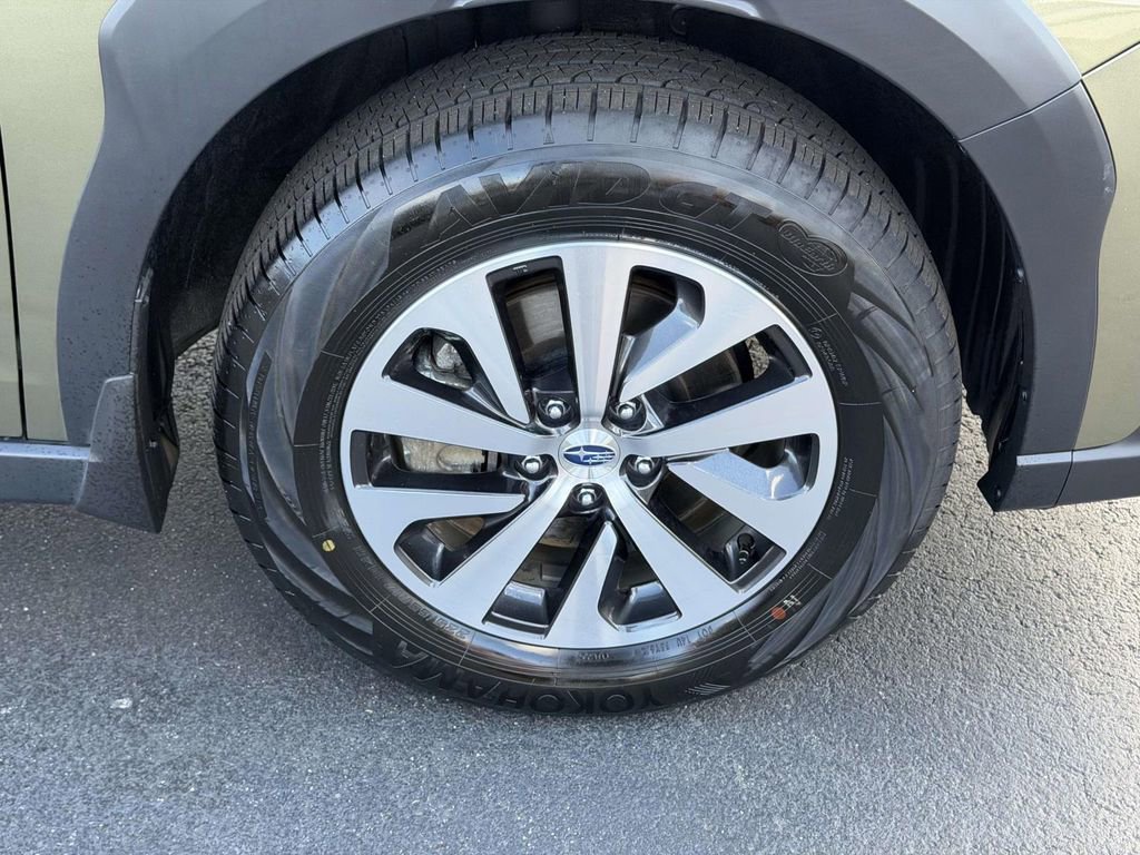 Used 2025 Subaru Outback Premium image 9