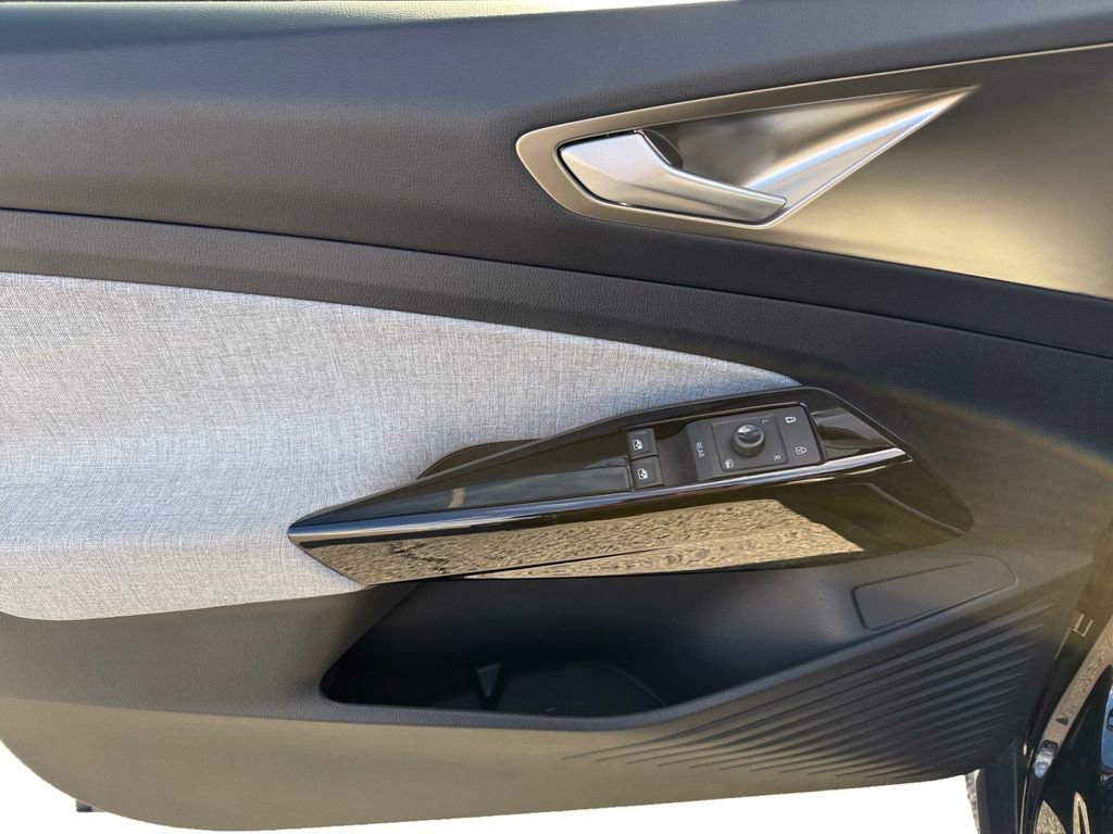 Used 2024 Volkswagen ID.4 2WD image 11