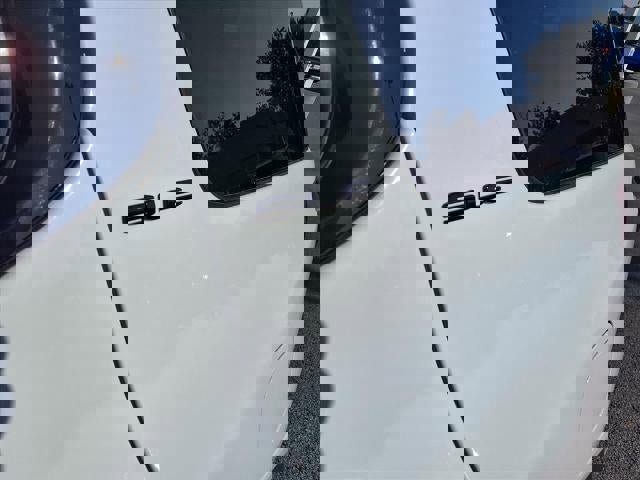 Used 2023 GMC Acadia SLE w/ Elevation Edition image 18