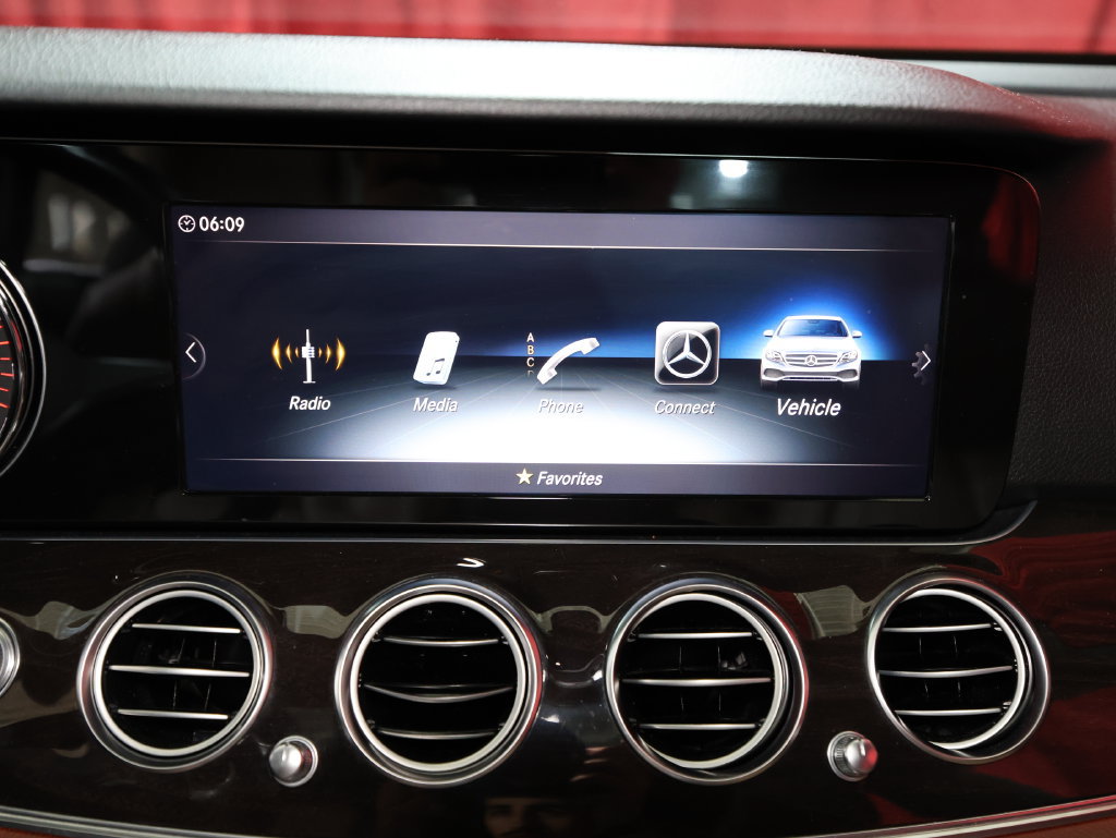 Used 2019 Mercedes-Benz E 300 image 17