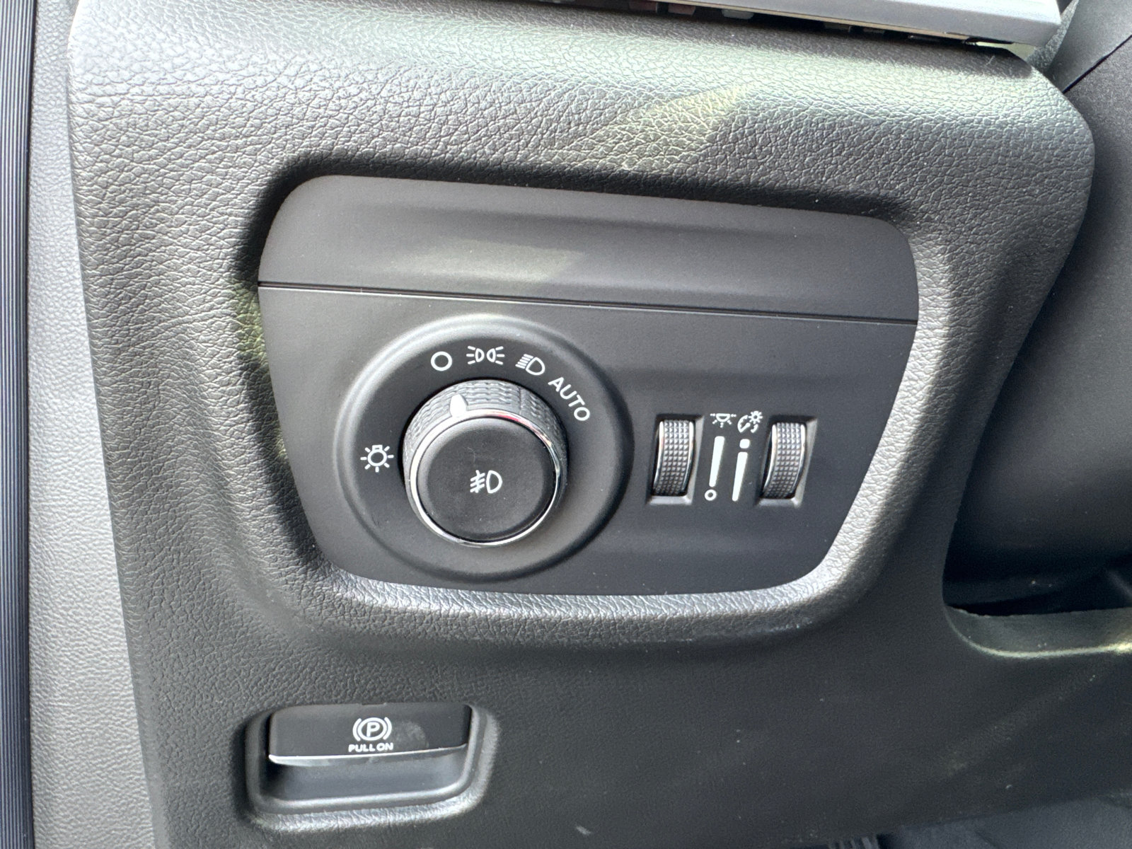 New 2026 Jeep Grand Cherokee Limited AWD/4WD image 17