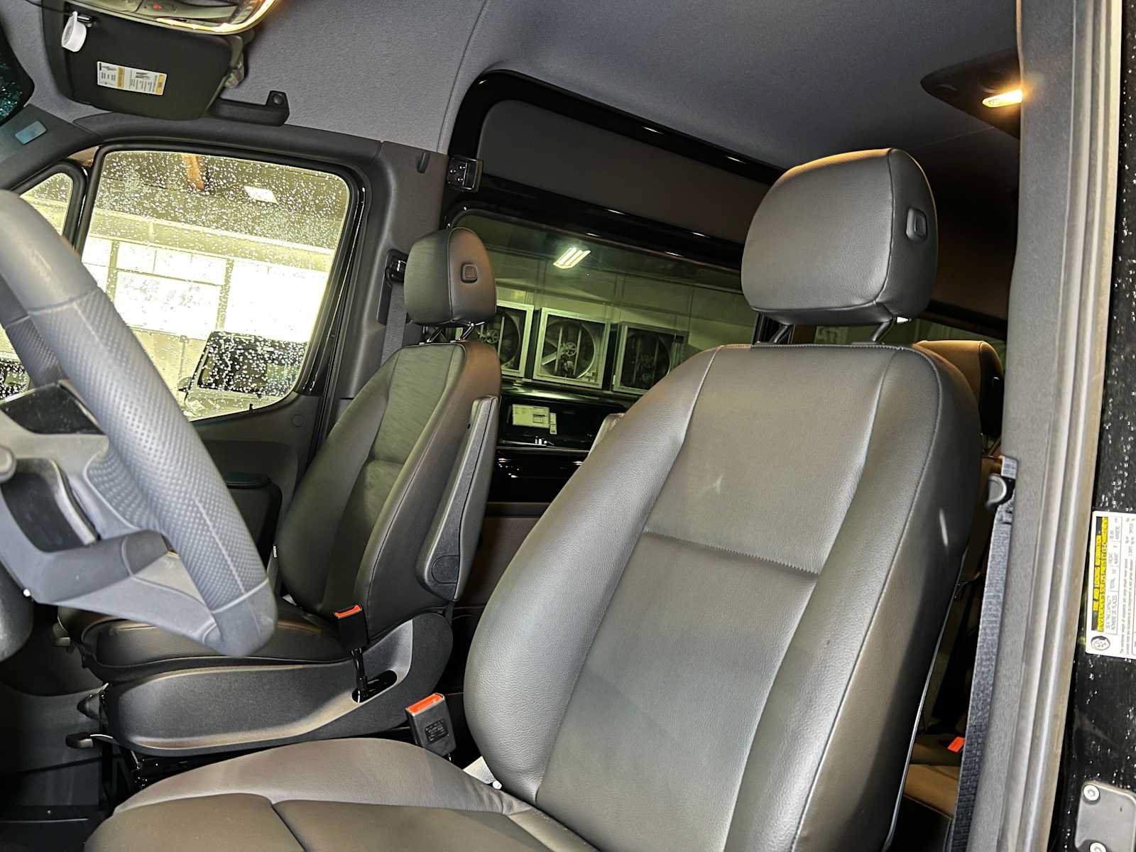 Used 2025 Mercedes-Benz Sprinter 2500 image 23
