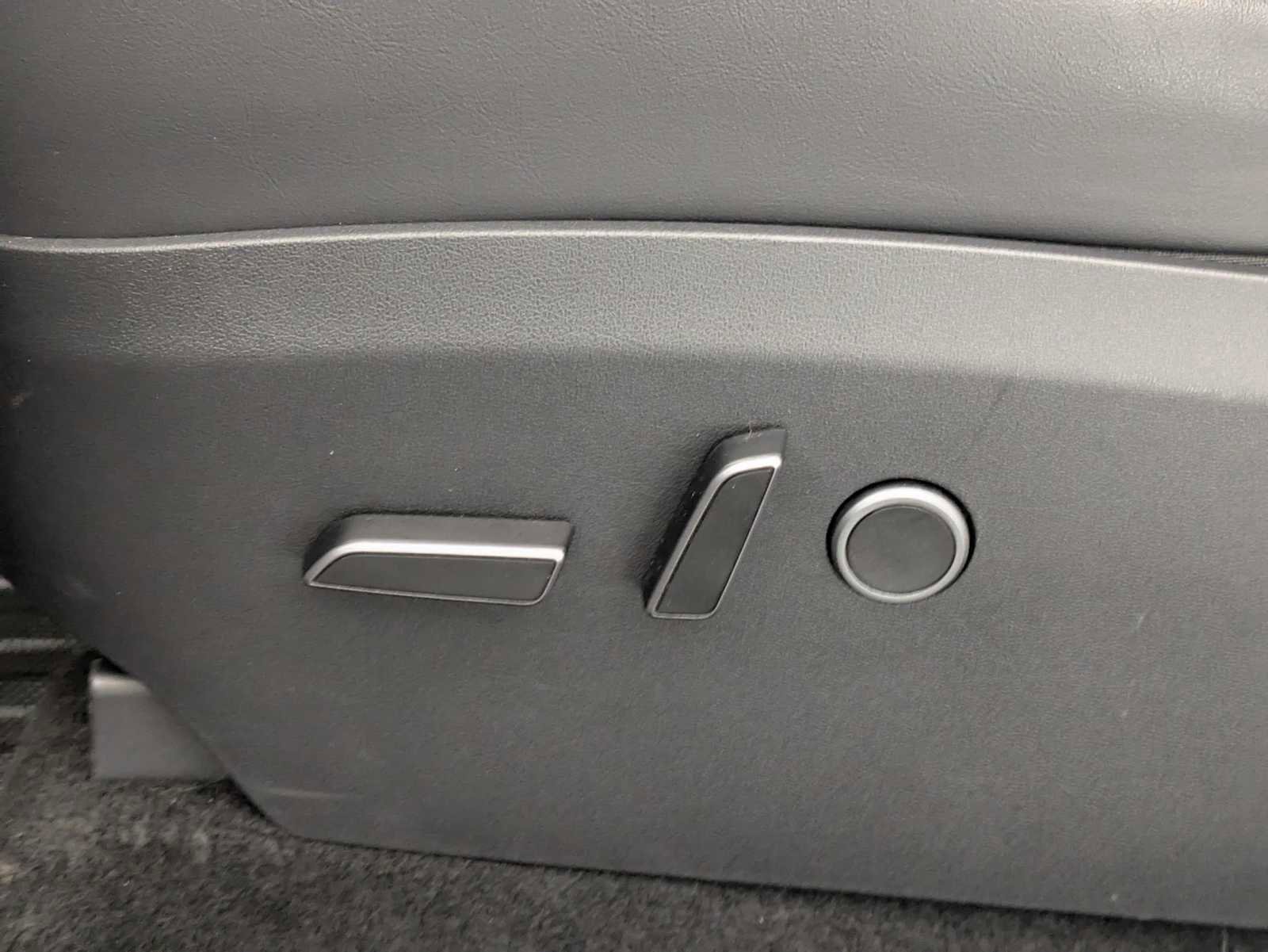 Used 2023 Tesla Model Y Long Range image 17