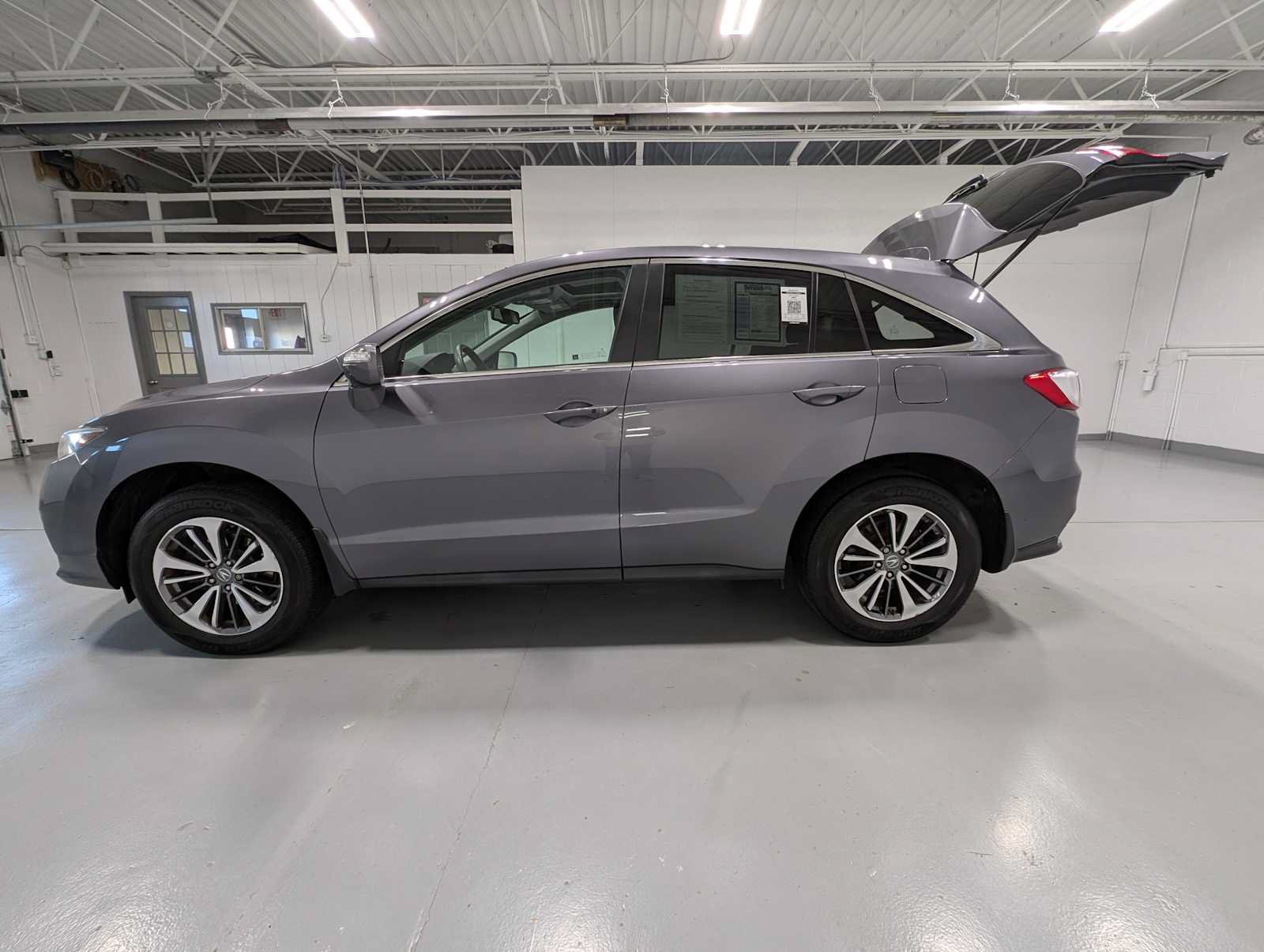 Used 2017 Acura RDX w/ Advance Package AWD/4WD image 12