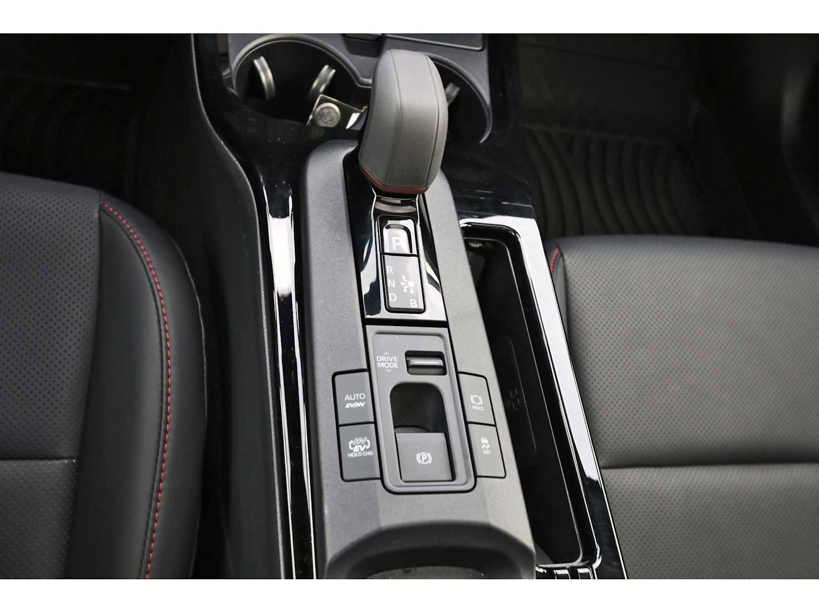 Used 2025 Toyota Prius XSE image 25