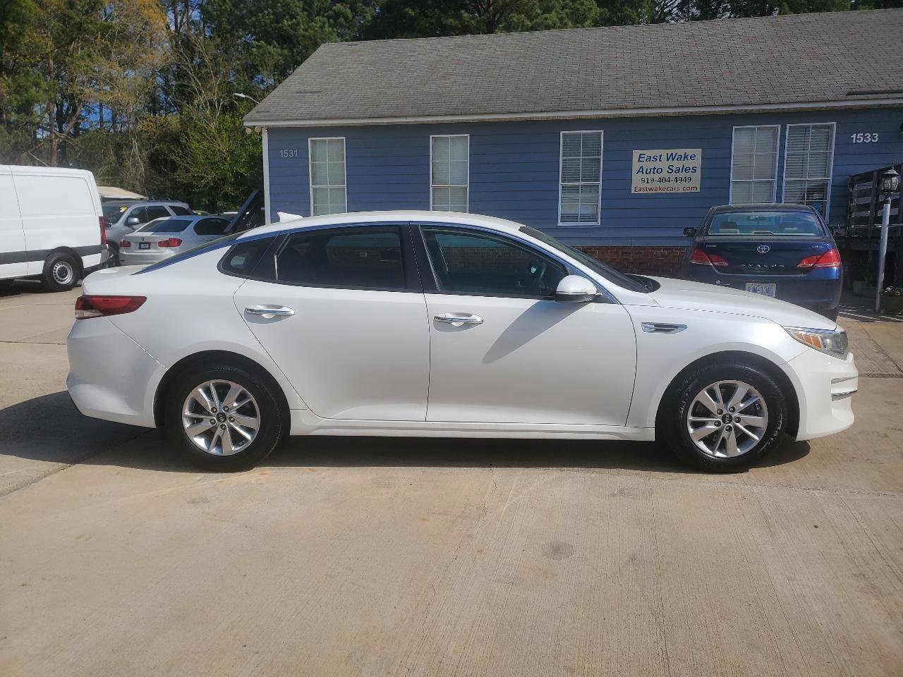 Used 2018 Kia Optima LX image 4