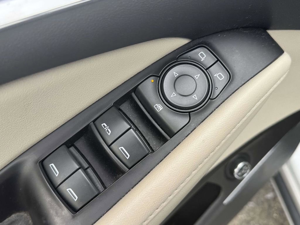 Used 2020 Buick Enclave Essence w/ LPO, Cargo Package image 16